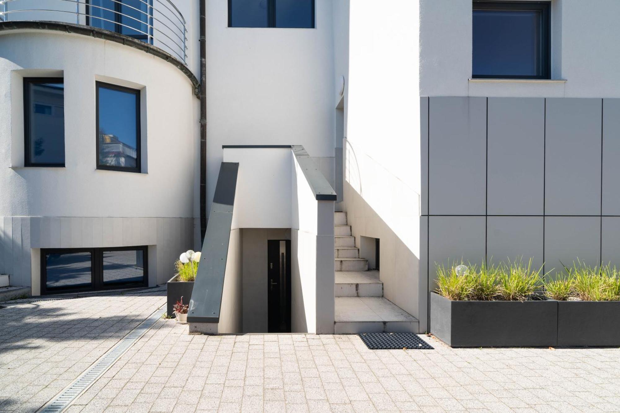 גדינייה Comfort Apartments Korzeniowskiego מראה חיצוני תמונה